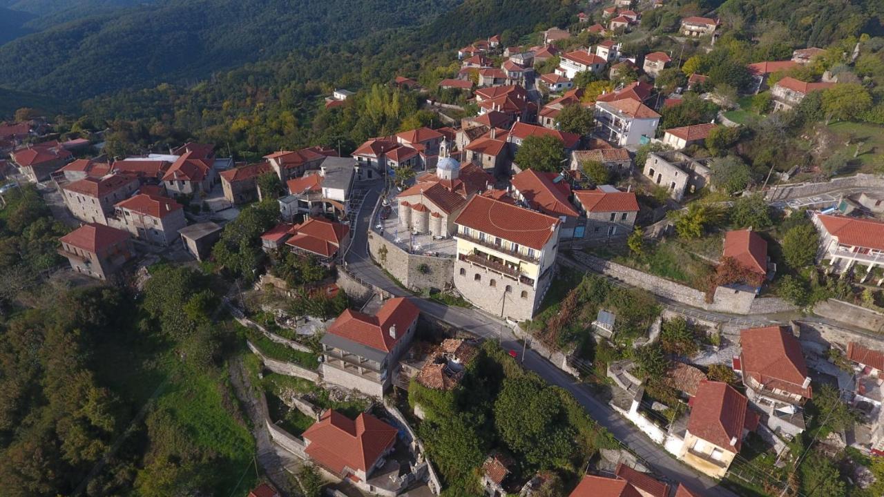 Hotel Isaraiko Spiti Agia Theodora Isaris Exteriör bild