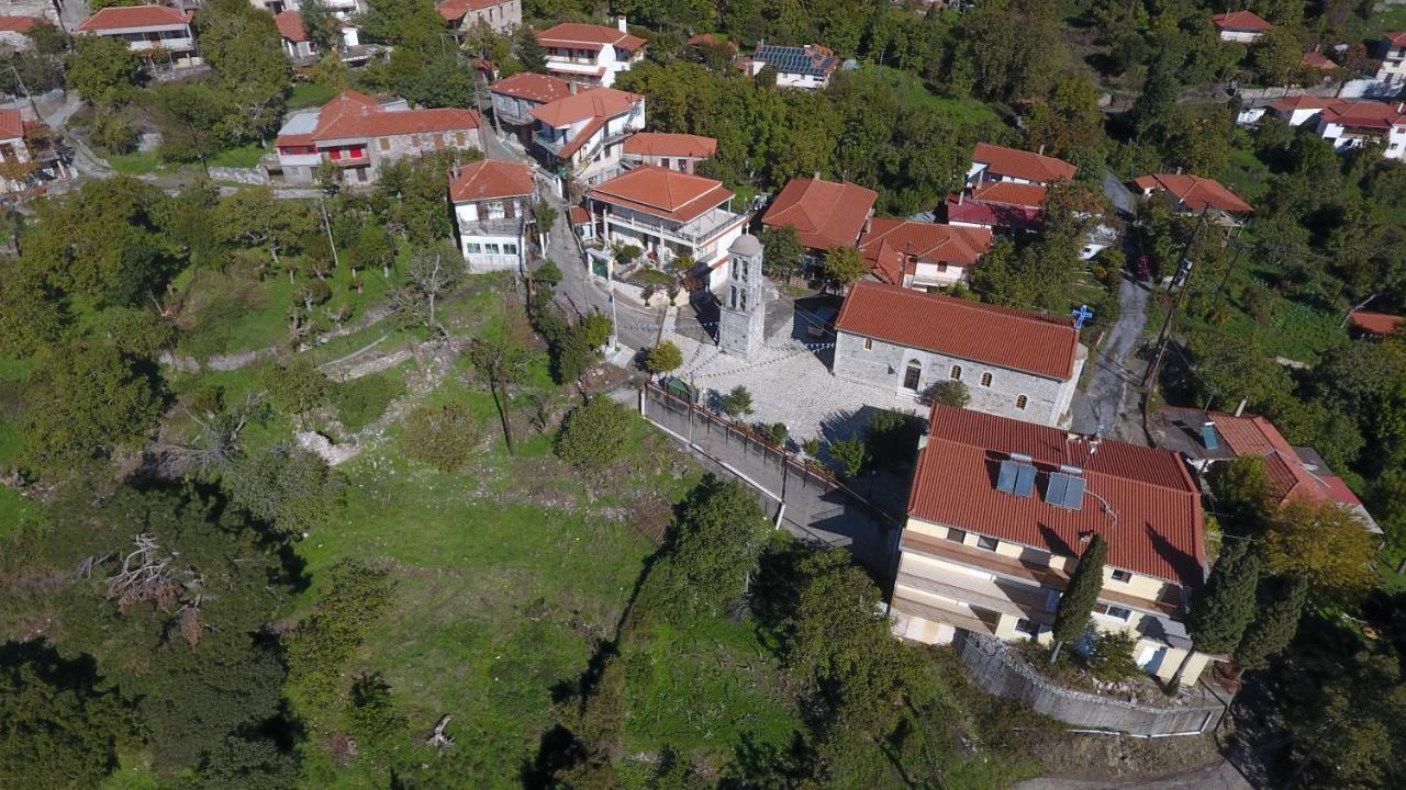 Hotel Isaraiko Spiti Agia Theodora Isaris Exteriör bild