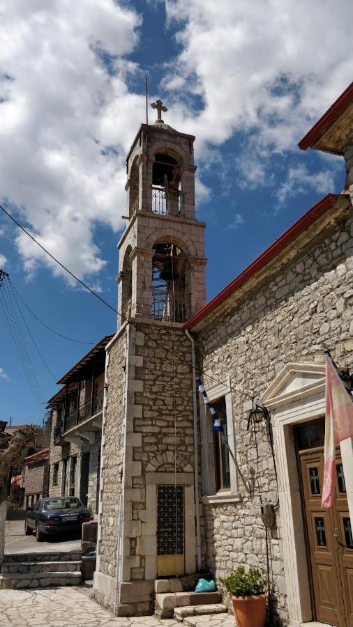 Hotel Isaraiko Spiti Agia Theodora Isaris Exteriör bild